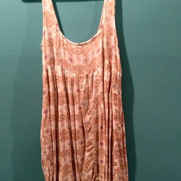 Forever 21+ Light Beige Print Summer Sleeveless Sh - Picture 1 of 5